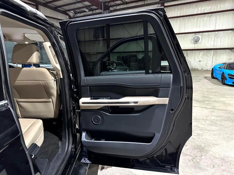 2022 Ford Expedition MAX XLT photo 19