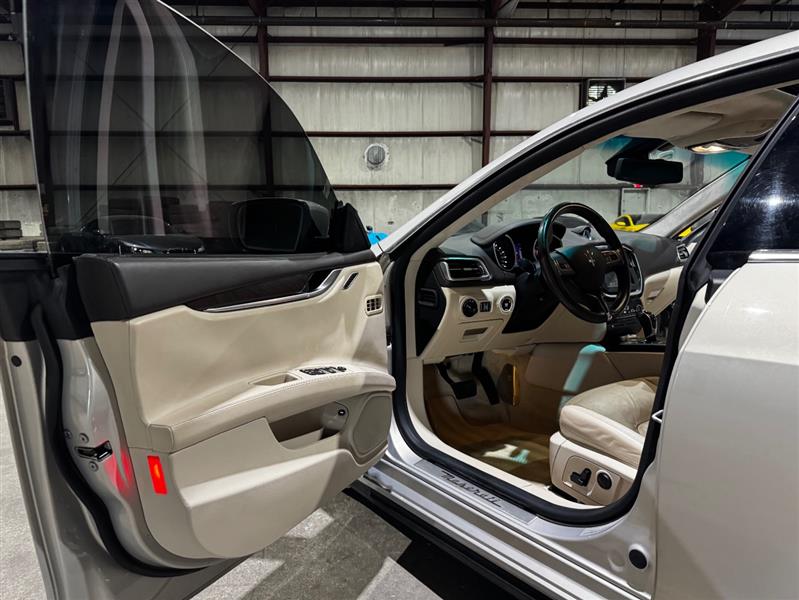 Maserati Ghibli Base 2014 Maserati Ghibli Base 2014