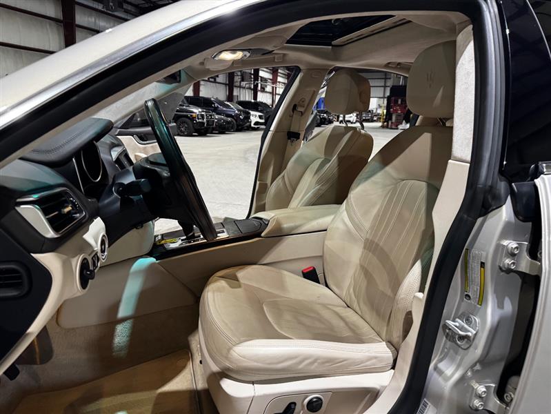 Maserati Ghibli Base 2014 Maserati Ghibli Base 2014