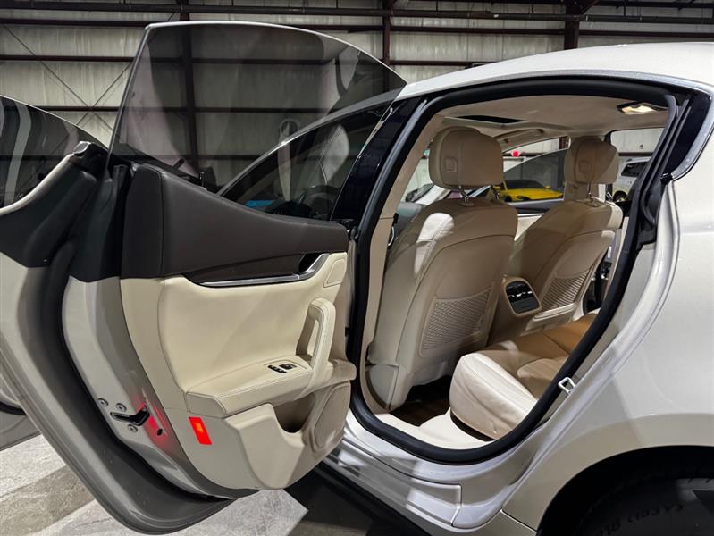 Maserati Ghibli Base 2014 Maserati Ghibli Base 2014