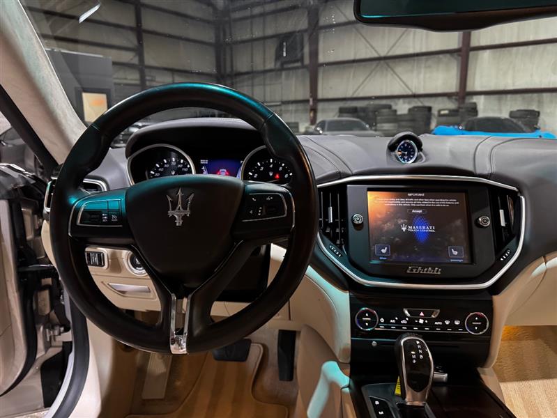 Maserati Ghibli Base 2014 Maserati Ghibli Base 2014