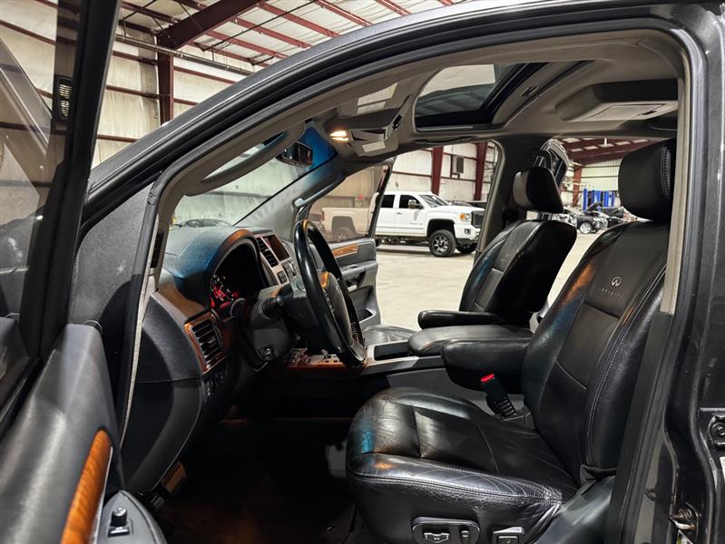 Infiniti QX56 RWD 2010