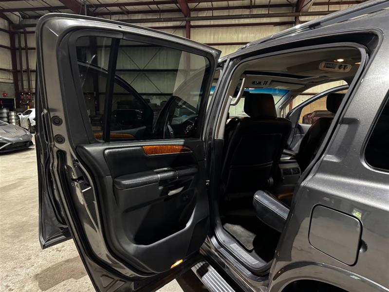 Infiniti QX56 RWD 2010