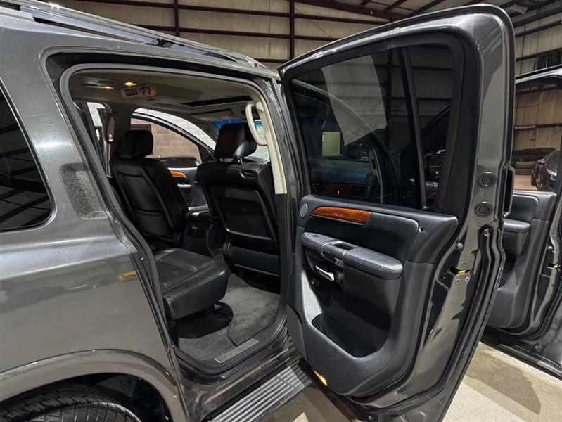 Infiniti QX56 RWD 2010