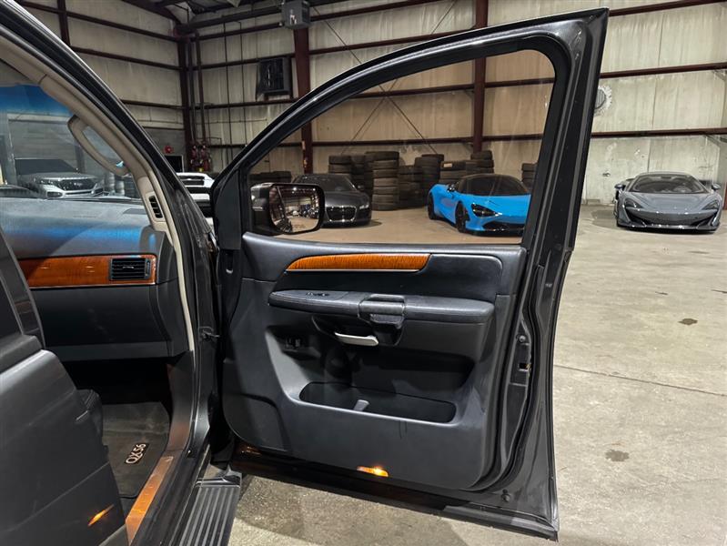 Infiniti QX56 RWD 2010