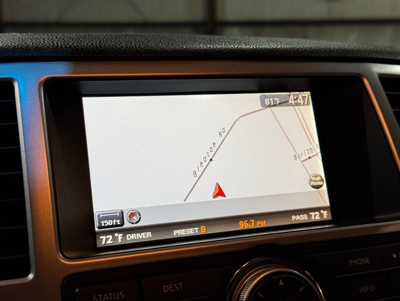 Infiniti QX56 RWD 2010