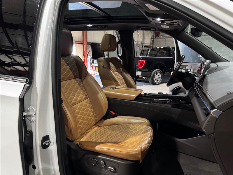 Cadillac Escalade ESV Premium Luxury 4WD 2021