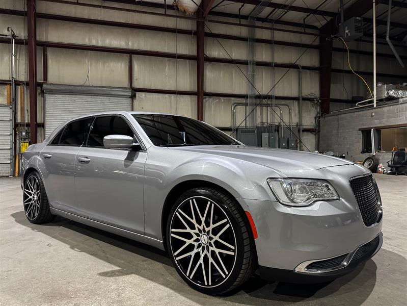 Chrysler 300 Limited RWD 2017 Chrysler 300 Limited RWD 2017