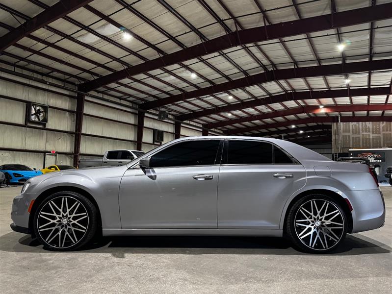 Chrysler 300 Limited RWD 2017 Chrysler 300 Limited RWD 2017