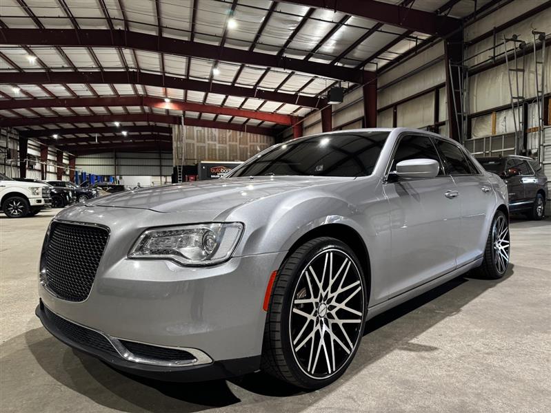 Chrysler 300 Limited RWD 2017 Chrysler 300 Limited RWD 2017