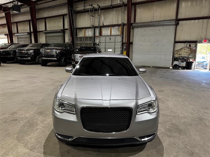 Chrysler 300 Limited RWD 2017 Chrysler 300 Limited RWD 2017