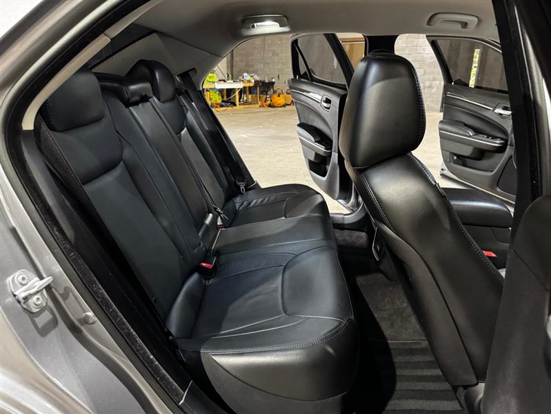 Chrysler 300 Limited RWD 2017 Chrysler 300 Limited RWD 2017