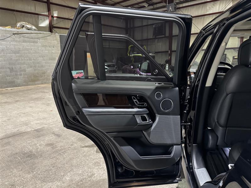 Land Rover Range Rover P400 HSE Hybrid 2020 Land Rover Range Rover P400 HSE Hybrid 2020