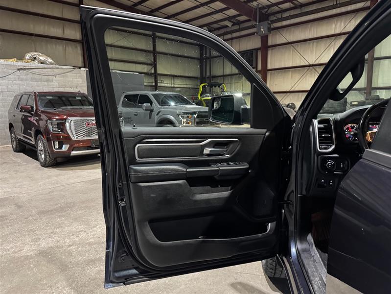 RAM 1500 Big Horn Crew Cab SWB 4WD 2020 RAM 1500 Big Horn Crew Cab SWB 4WD 2020