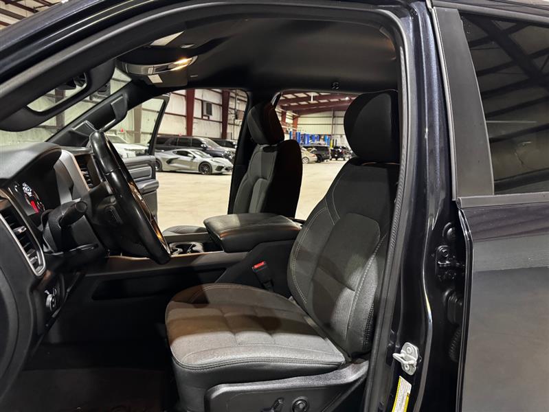 RAM 1500 Big Horn Crew Cab SWB 4WD 2020 RAM 1500 Big Horn Crew Cab SWB 4WD 2020