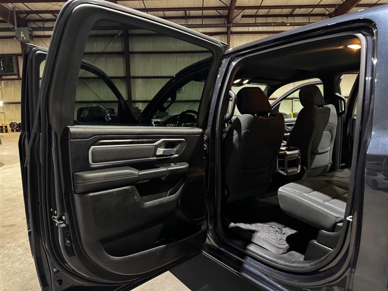 RAM 1500 Big Horn Crew Cab SWB 4WD 2020 RAM 1500 Big Horn Crew Cab SWB 4WD 2020