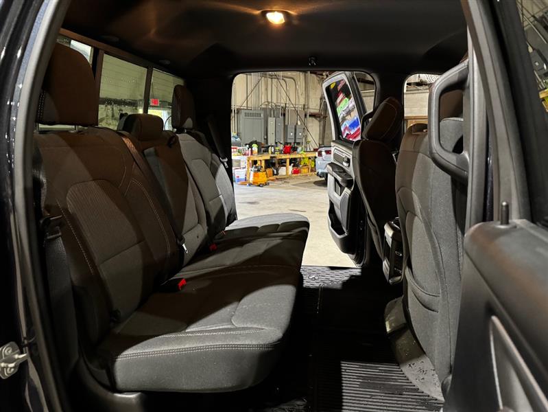 RAM 1500 Big Horn Crew Cab SWB 4WD 2020 RAM 1500 Big Horn Crew Cab SWB 4WD 2020