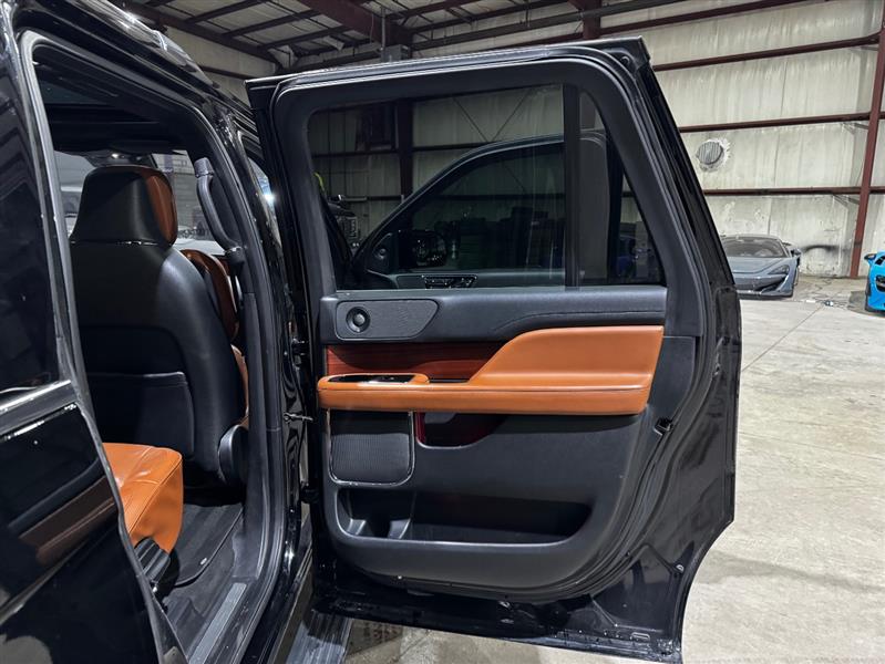 Lincoln Navigator L Reserve 4WD 2018 Lincoln Navigator L Reserve 4WD 2018