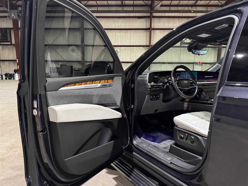 Cadillac Escalade Sport Platinum AWD 2025 Cadillac Escalade Sport Platinum AWD 2025