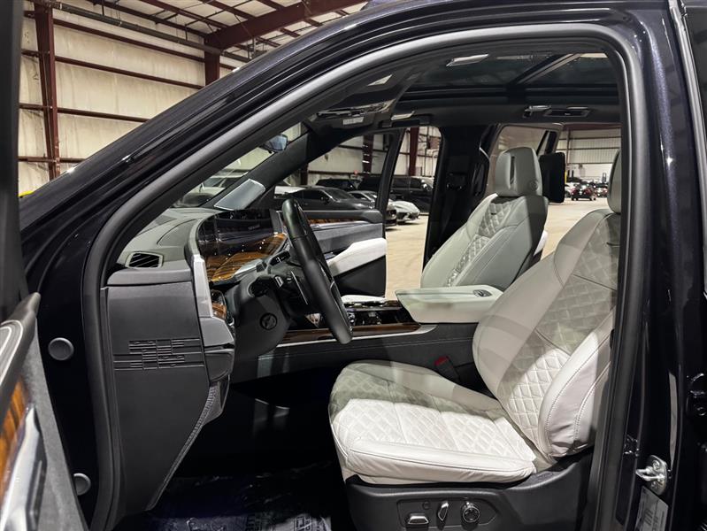 Cadillac Escalade Sport Platinum AWD 2025 Cadillac Escalade Sport Platinum AWD 2025