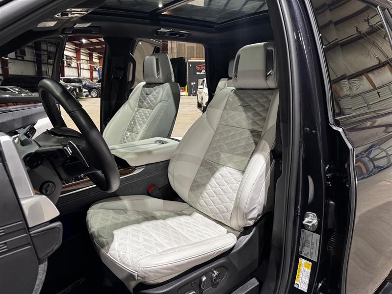 Cadillac Escalade Sport Platinum AWD 2025 Cadillac Escalade Sport Platinum AWD 2025