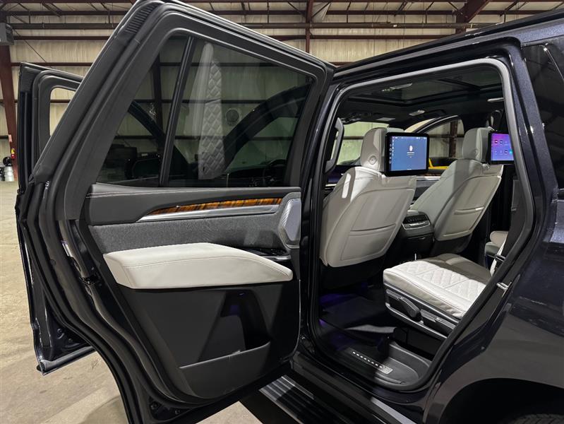 Cadillac Escalade Sport Platinum AWD 2025 Cadillac Escalade Sport Platinum AWD 2025