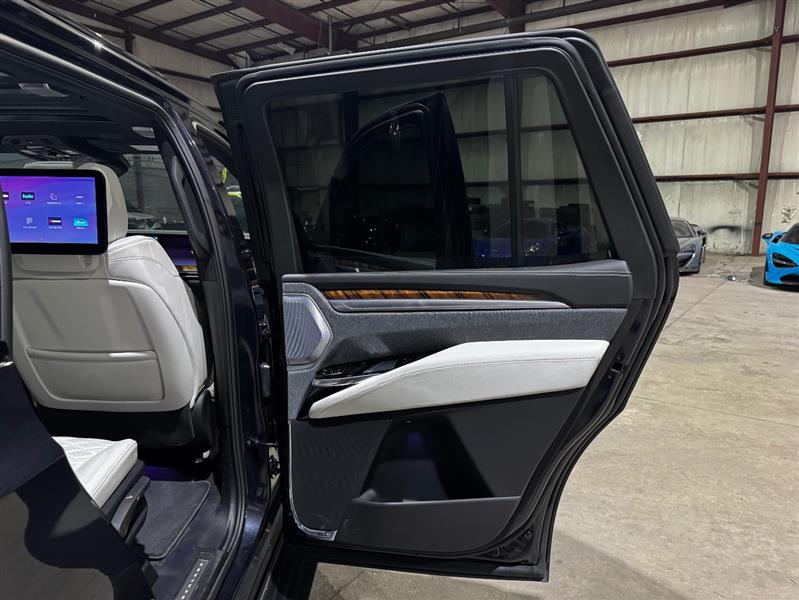 Cadillac Escalade Sport Platinum AWD 2025 Cadillac Escalade Sport Platinum AWD 2025