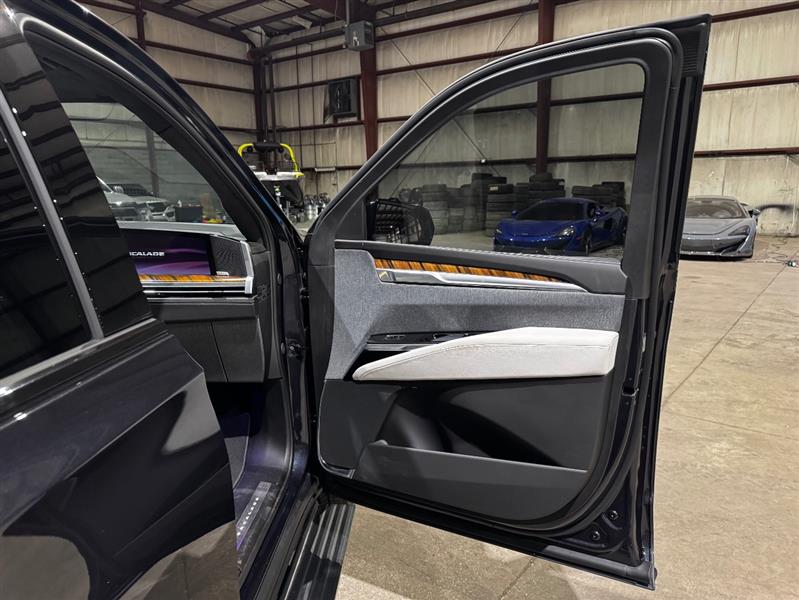 Cadillac Escalade Sport Platinum AWD 2025 Cadillac Escalade Sport Platinum AWD 2025