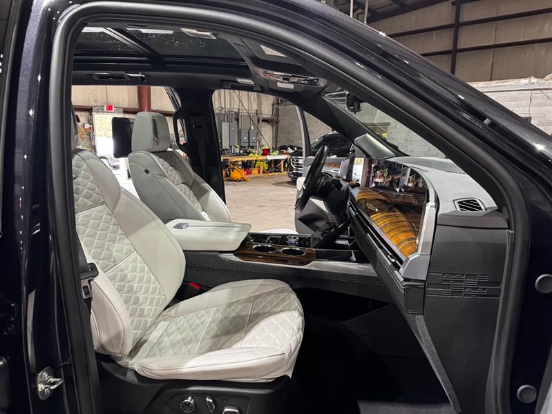 Cadillac Escalade Sport Platinum AWD 2025 Cadillac Escalade Sport Platinum AWD 2025