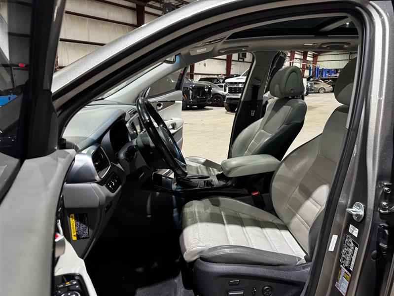 Kia Sorento SX V6 2WD 2016 Kia Sorento SX V6 2WD 2016