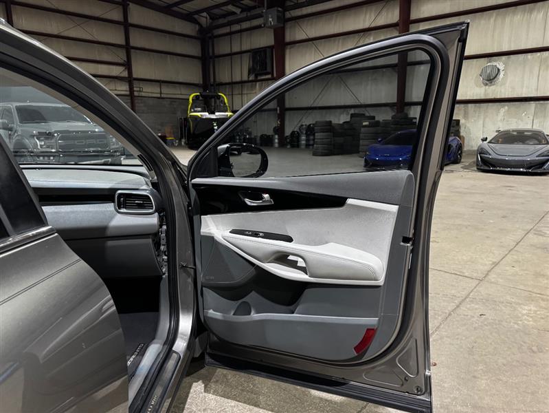 Kia Sorento SX V6 2WD 2016 Kia Sorento SX V6 2WD 2016