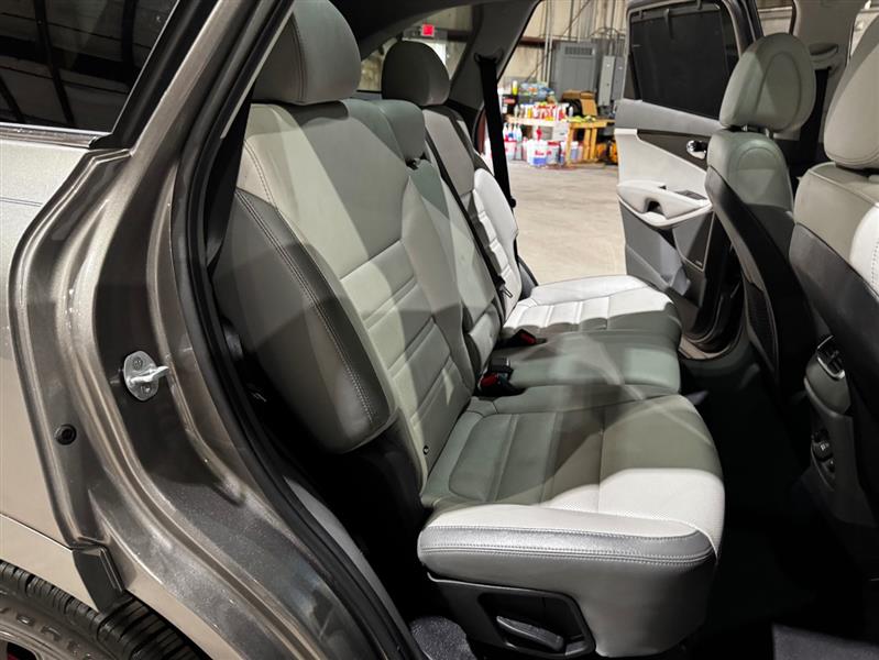 Kia Sorento SX V6 2WD 2016