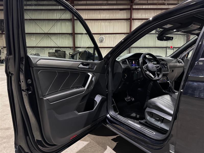 Volkswagen Tiguan SE R-Line Black 2022 Volkswagen Tiguan SE R-Line Black 2022