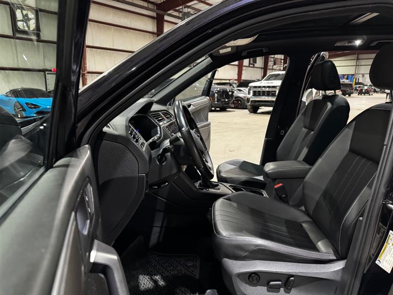 Volkswagen Tiguan SE R-Line Black 2022 Volkswagen Tiguan SE R-Line Black 2022