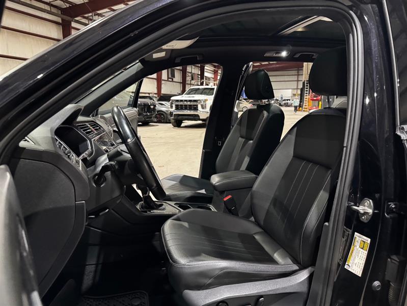 Volkswagen Tiguan SE R-Line Black 2022 Volkswagen Tiguan SE R-Line Black 2022