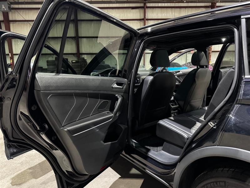 Volkswagen Tiguan SE R-Line Black 2022 Volkswagen Tiguan SE R-Line Black 2022