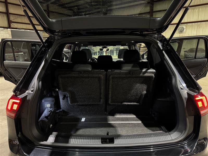 Volkswagen Tiguan SE R-Line Black 2022 Volkswagen Tiguan SE R-Line Black 2022