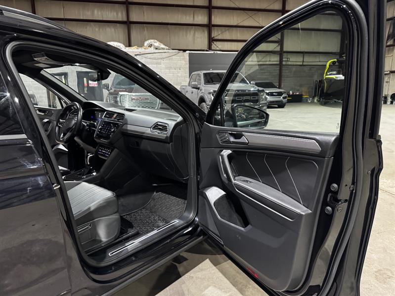 Volkswagen Tiguan SE R-Line Black 2022 Volkswagen Tiguan SE R-Line Black 2022