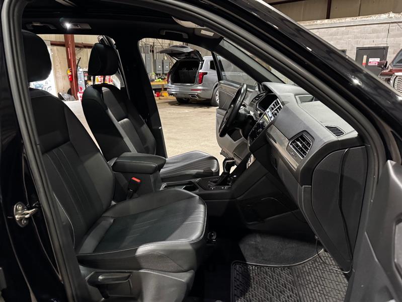 Volkswagen Tiguan SE R-Line Black 2022 Volkswagen Tiguan SE R-Line Black 2022