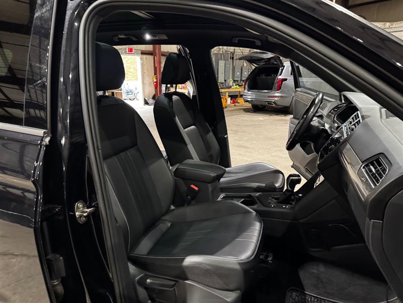 Volkswagen Tiguan SE R-Line Black 2022 Volkswagen Tiguan SE R-Line Black 2022