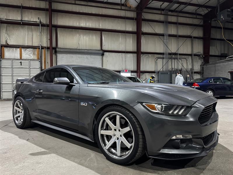 2017 Ford Mustang GT Premium's photo