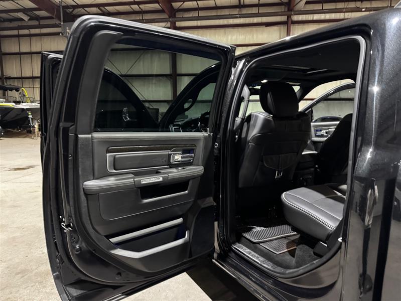 RAM 1500 Longhorn Crew Cab SWB 4WD 2016