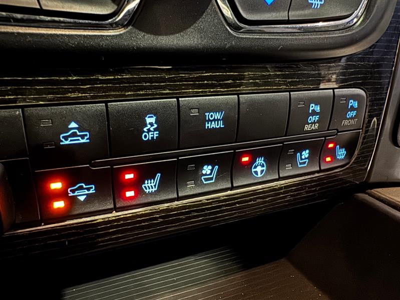 RAM 1500 Longhorn Crew Cab SWB 4WD 2016