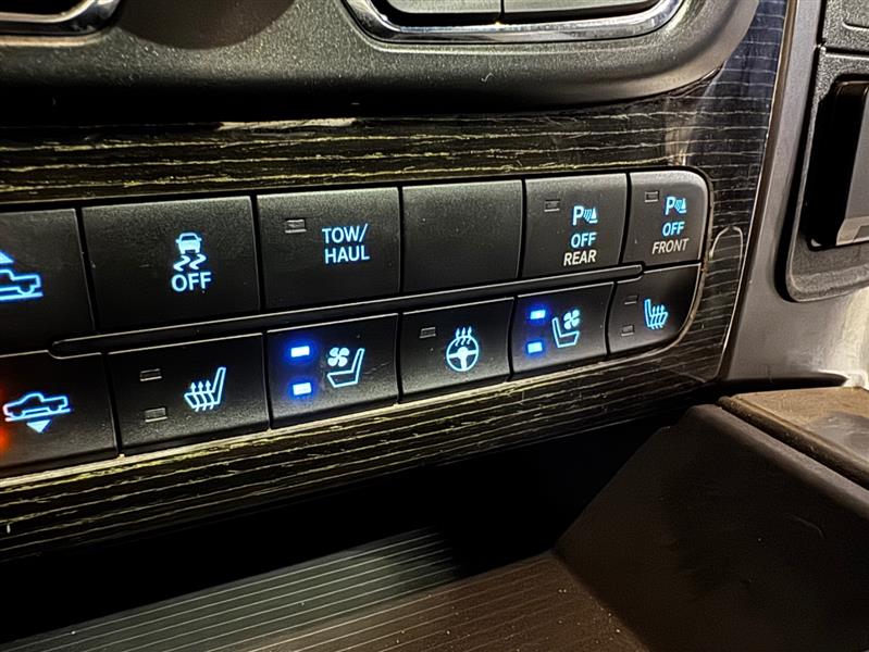 RAM 1500 Longhorn Crew Cab SWB 4WD 2016