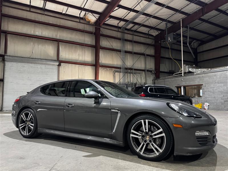 Porsche Panamera 4 2013