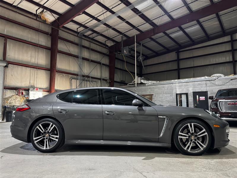 Porsche Panamera 4 2013
