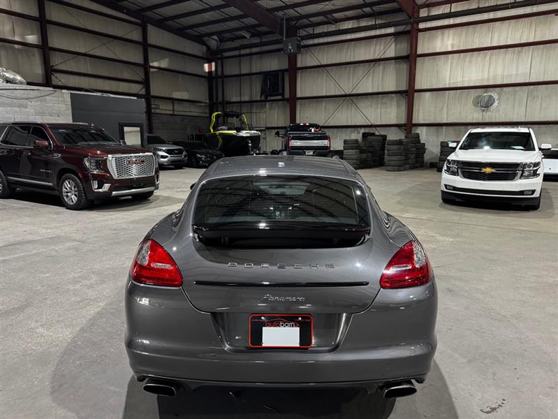 Porsche Panamera 4 2013