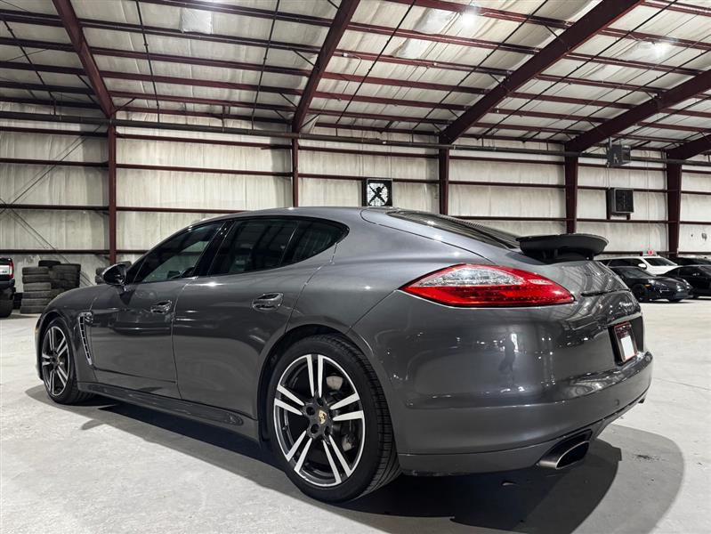 Porsche Panamera 4 2013