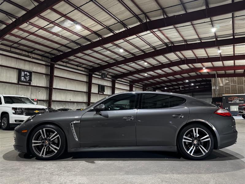 Porsche Panamera 4 2013