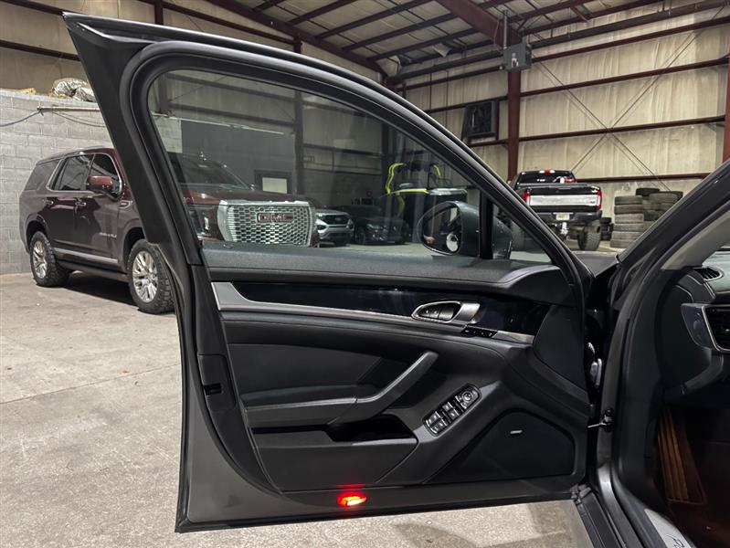 Porsche Panamera 4 2013